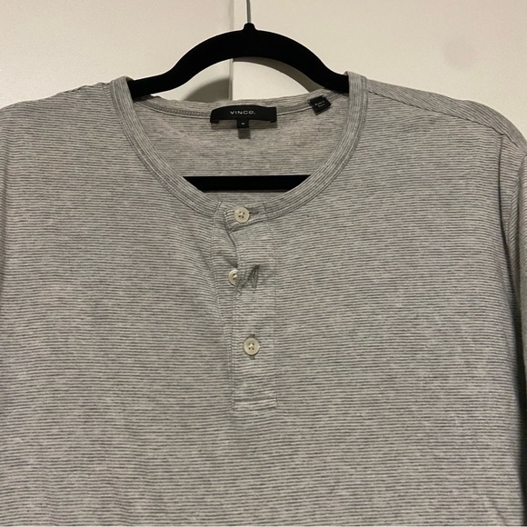 Vince Slub Stripe Short Sleeve Henley in Heather Grey Size Medium - Picture 3 of 7